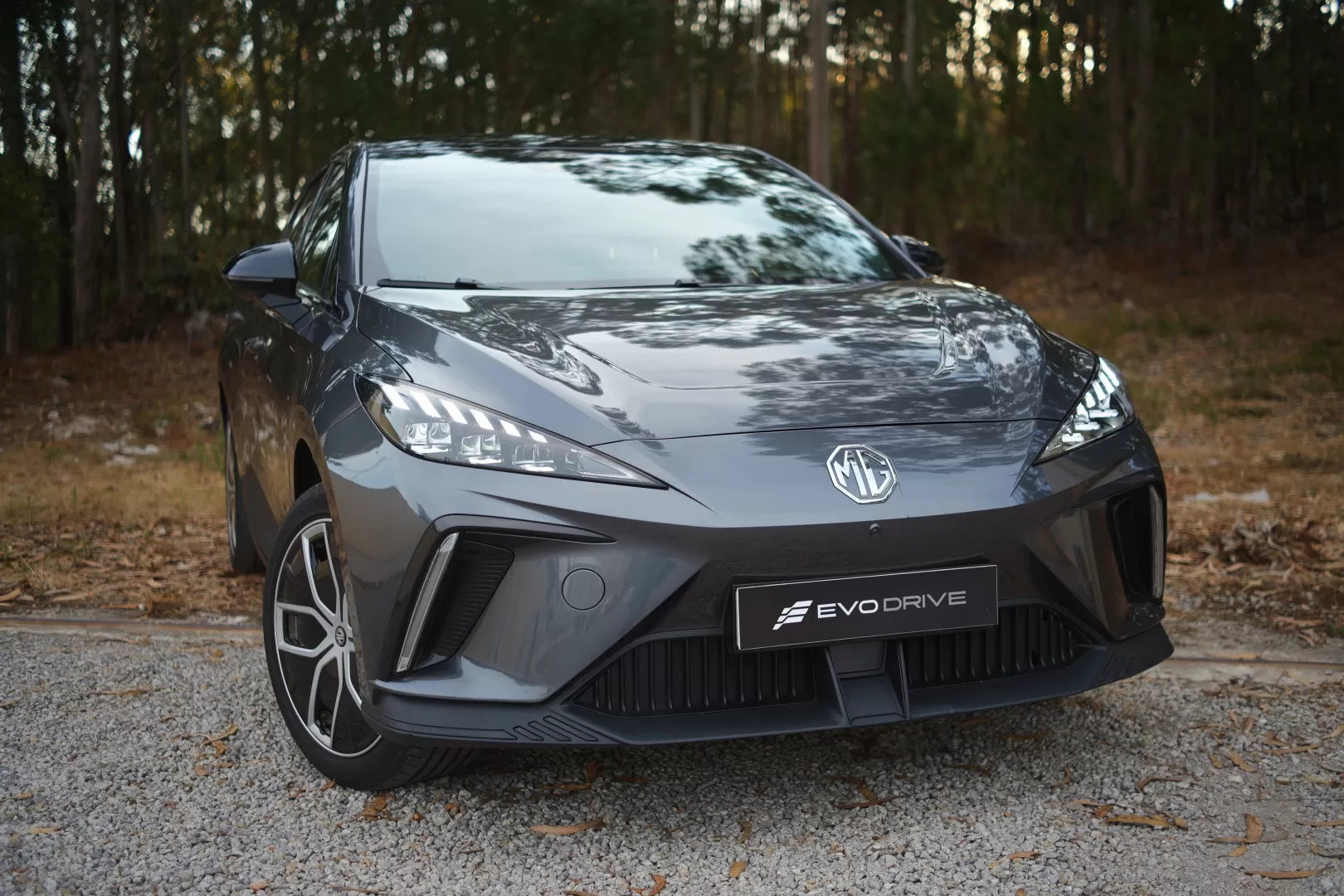 MG MG4 77 kWh Extended Range Luxury - foto 5