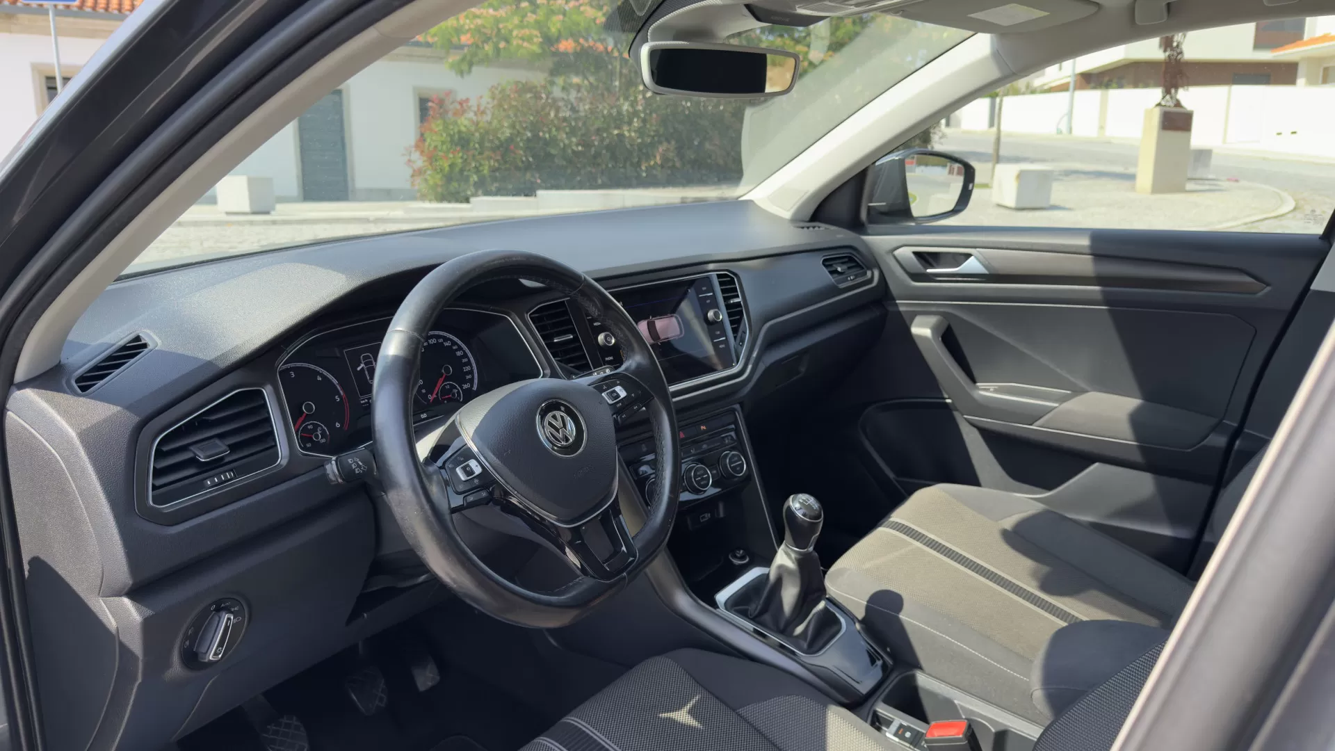 VW T-Roc 1.6 TDI - foto 3