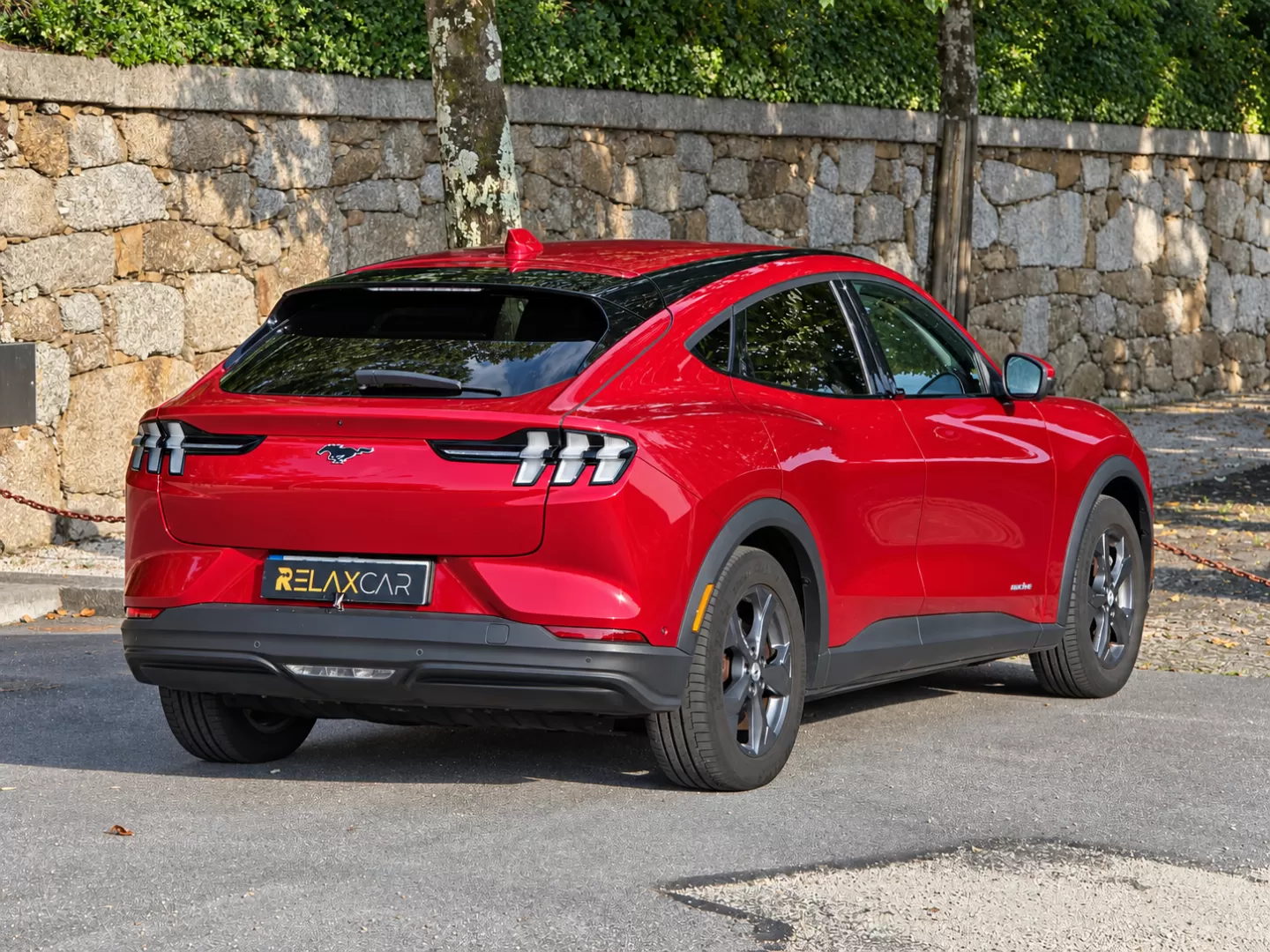 Ford Mustang Mach-E 75.7 kWh Base - foto 2