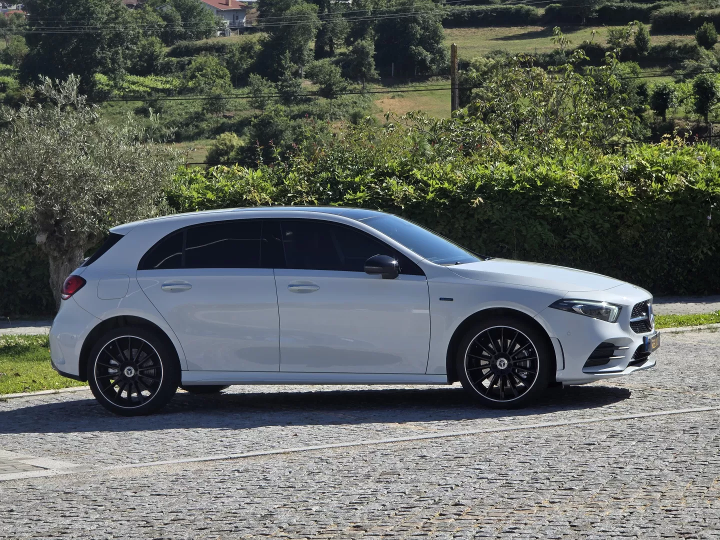 Mercedes-Benz A 250 e 8G-DCT AMG Line - foto 7