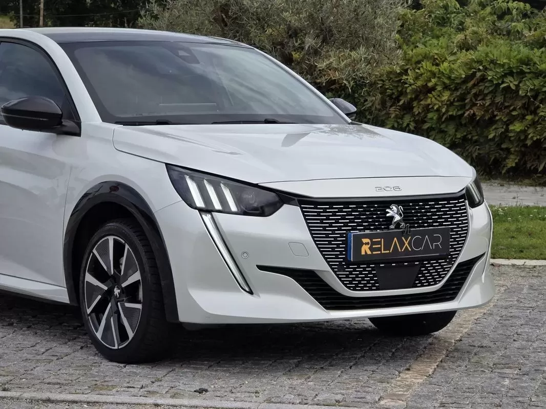 Peugeot e-208 50 kWh GT Line - foto 5