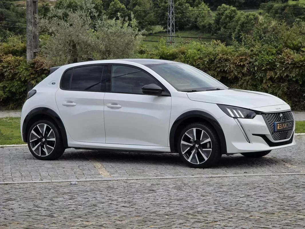 Peugeot e-208 50 kWh GT Line - foto 6