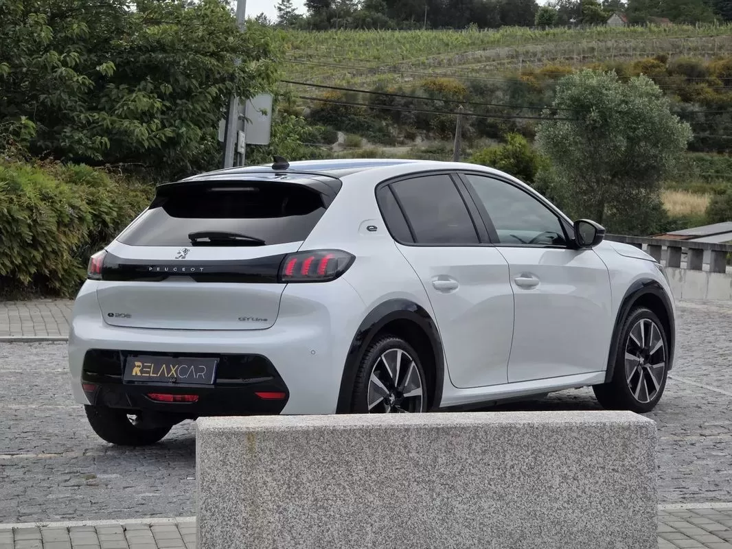 Peugeot e-208 50 kWh GT Line - foto 7
