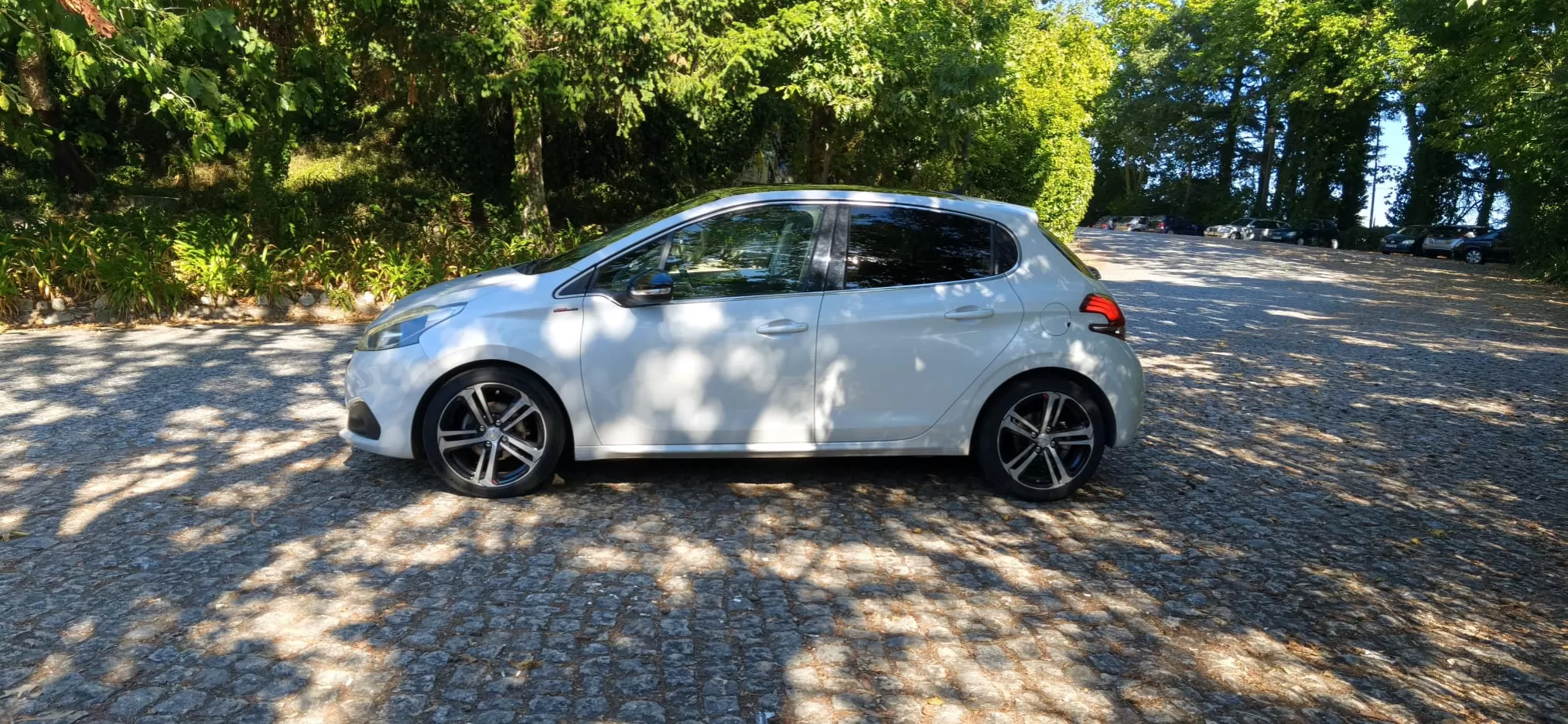 Peugeot 208 1.2 PureTech GT Line - foto 4