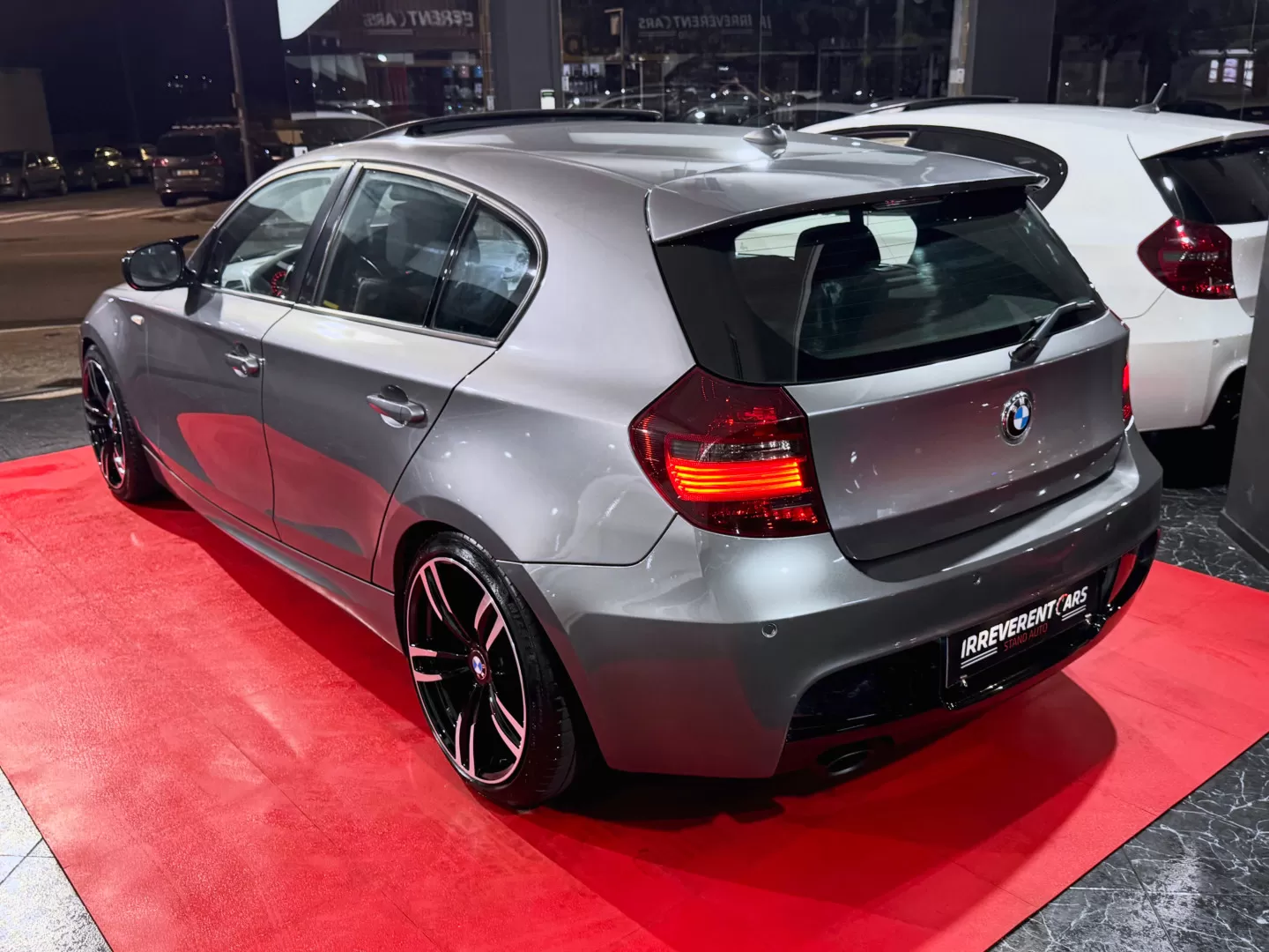BMW 120 Pack M Full Extras ( Android C/carplay + teto de abrir + jantes 18 ) - foto 4