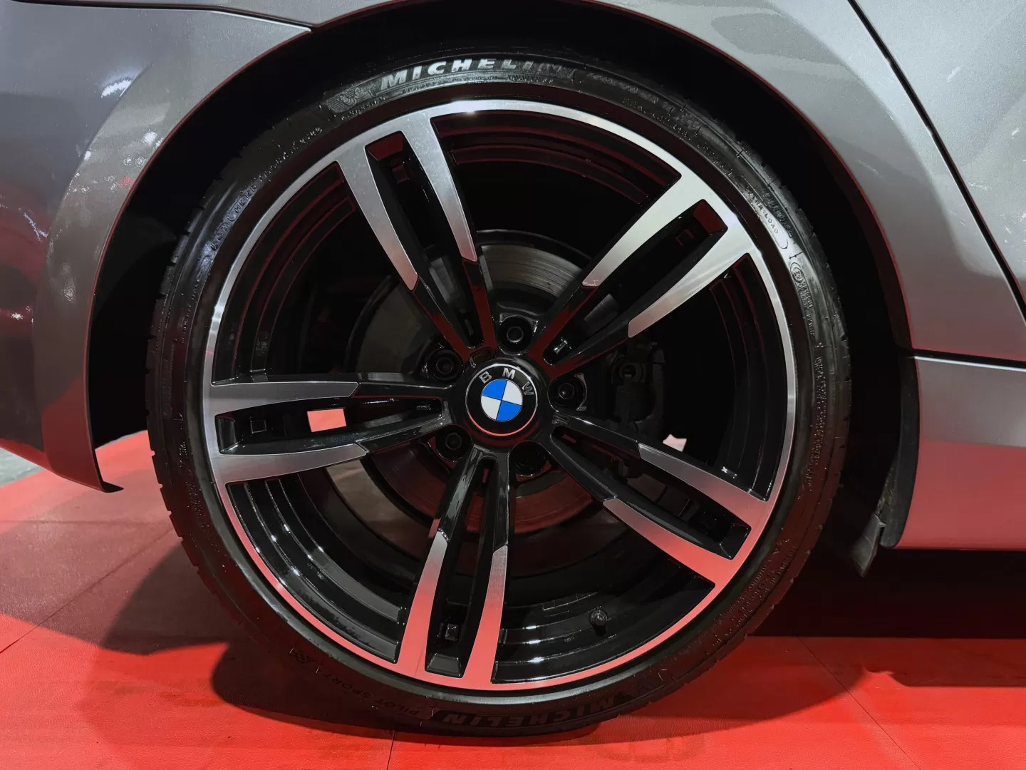 BMW 120 Pack M Full Extras ( Android C/carplay + teto de abrir + jantes 18 ) - foto 5