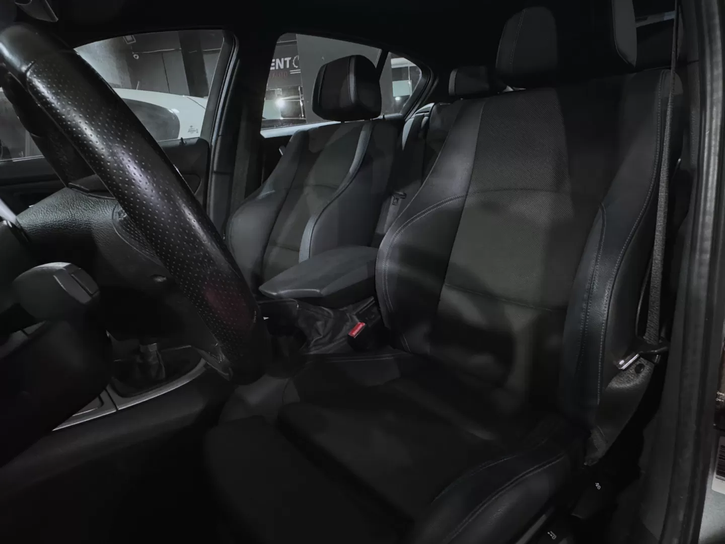 BMW 120 Pack M Full Extras ( Android C/carplay + teto de abrir + jantes 18 ) - foto 7