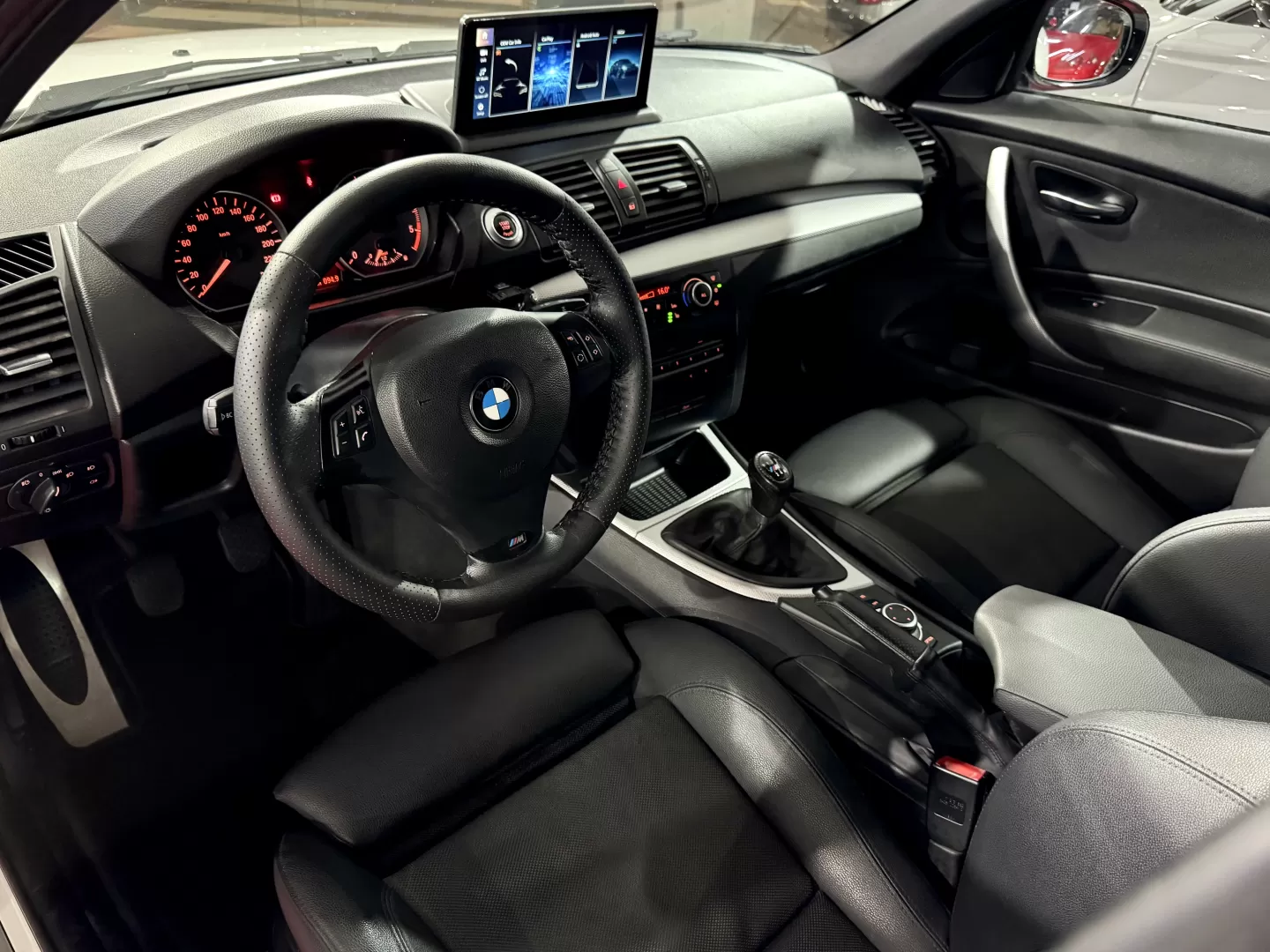BMW 118 d Pack M - foto 8