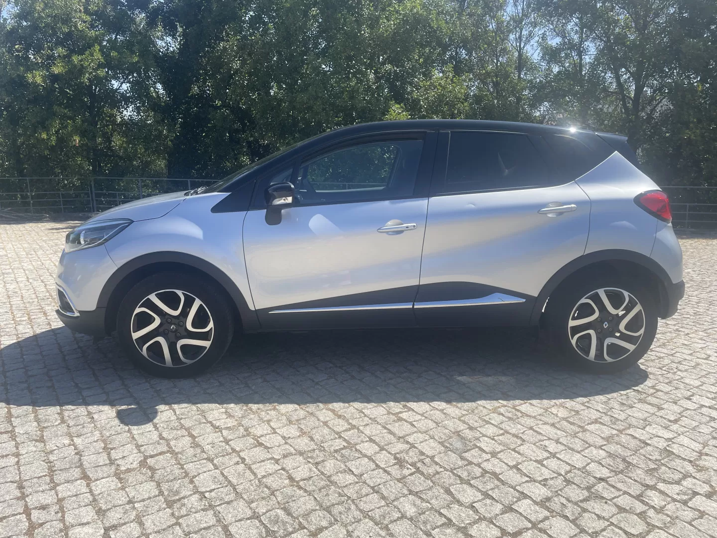 Renault Captur 1.0 TCe Exclusive - foto 4