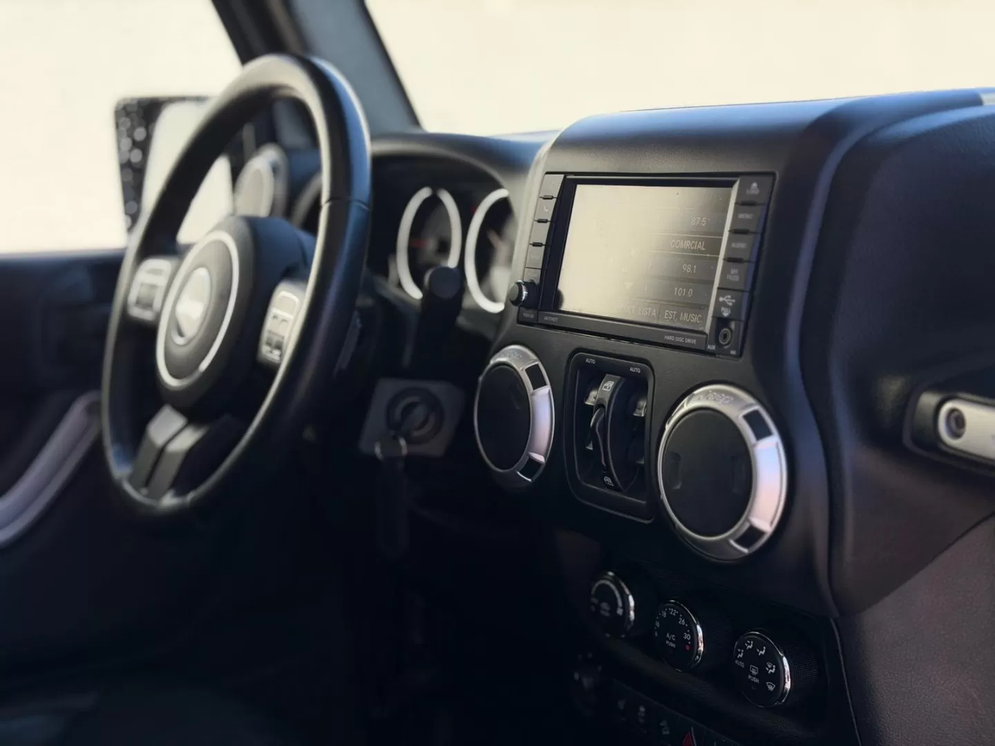 Jeep Wrangler Unlimited 2.8 CRD Sahara AT - foto 8