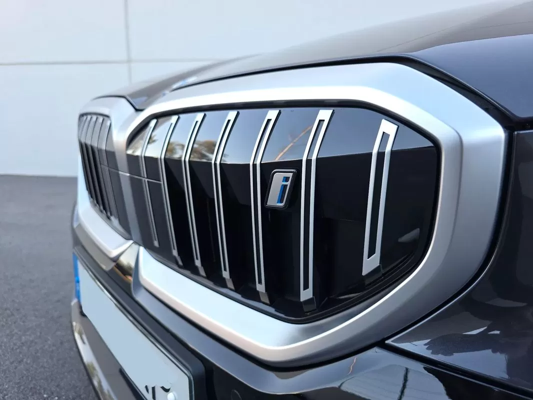 BMW i5 eDrive40 Pack Desportivo M - foto 3