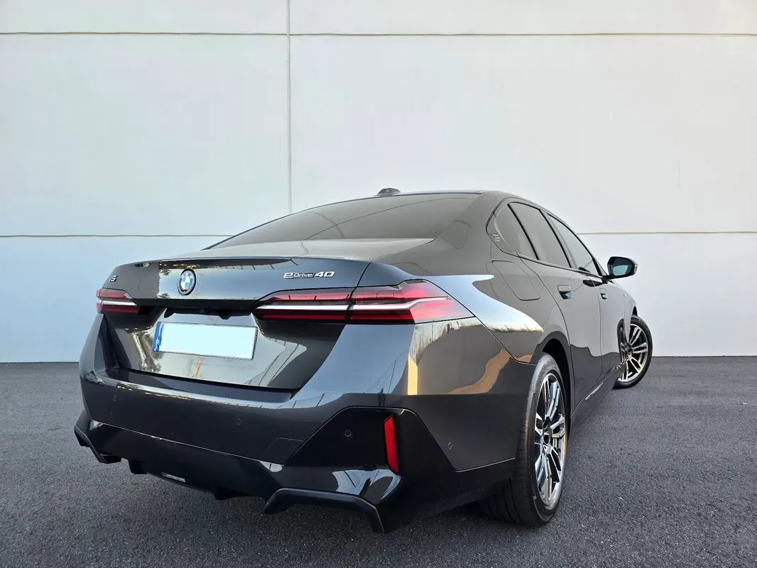BMW i5 eDrive40 Pack Desportivo M - foto 8