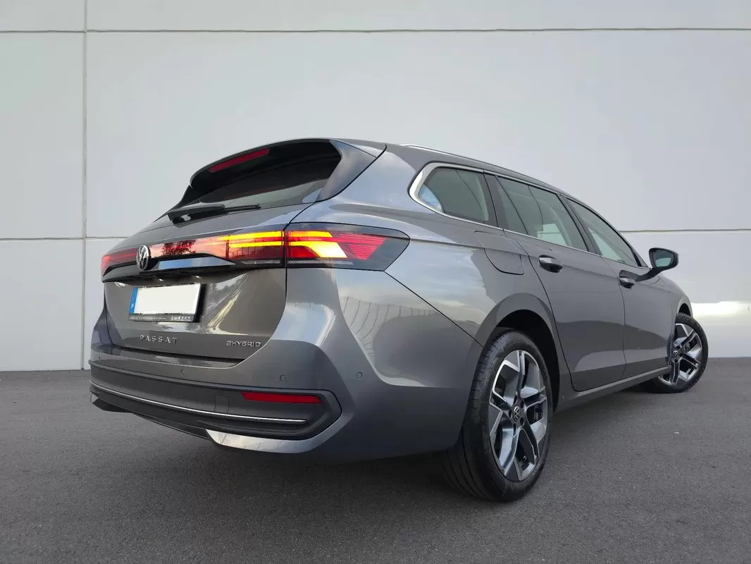 VW Passat Variant 1.5 TSI eHybrid Elegance DSG - foto 8
