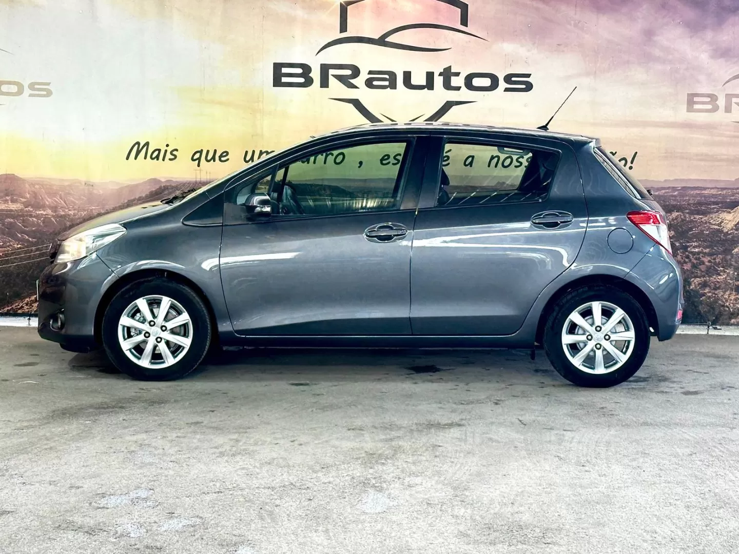 Toyota Yaris 1.0 VVT-i - foto 4