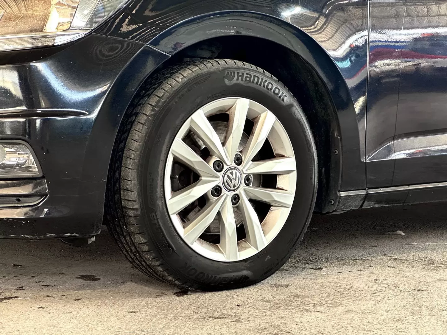 VW Touran 1.6 TDI Highline - foto 2