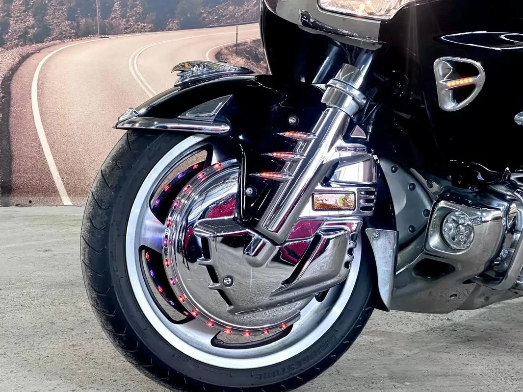 Honda Goldwing 1800 - foto 2