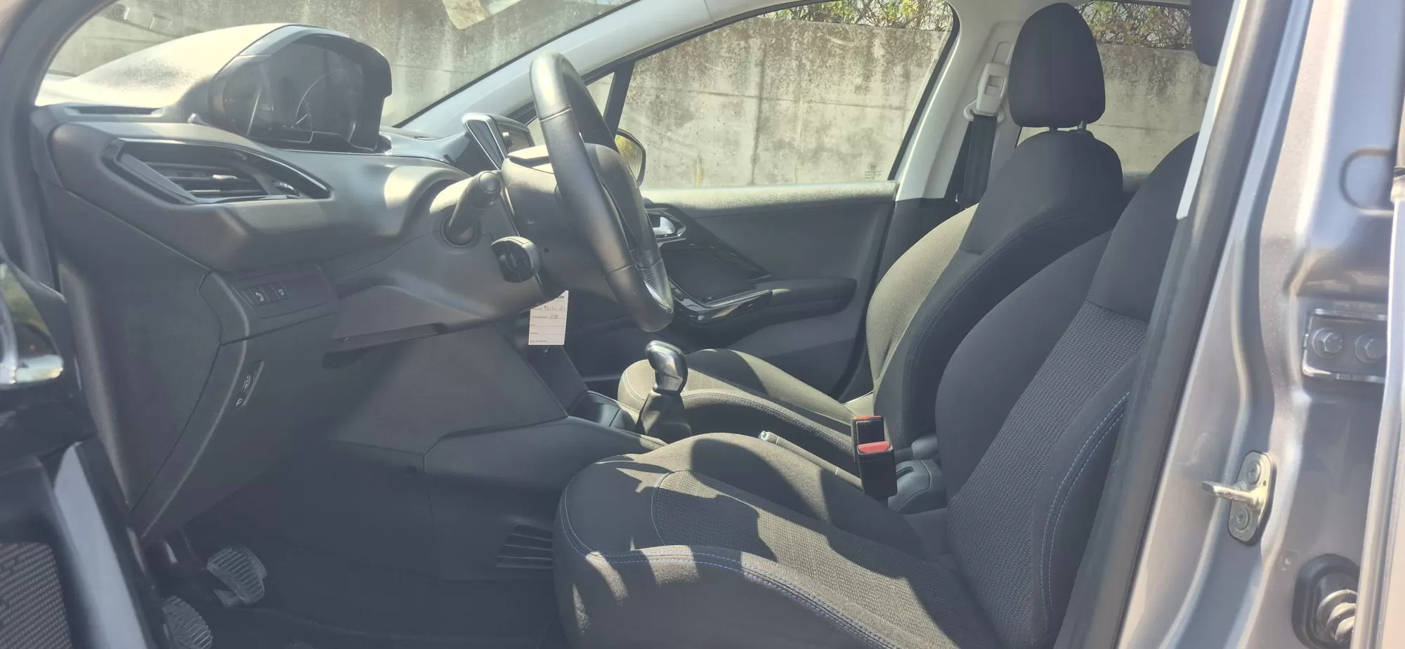 Peugeot 208 1.2 PureTech Signature - foto 6