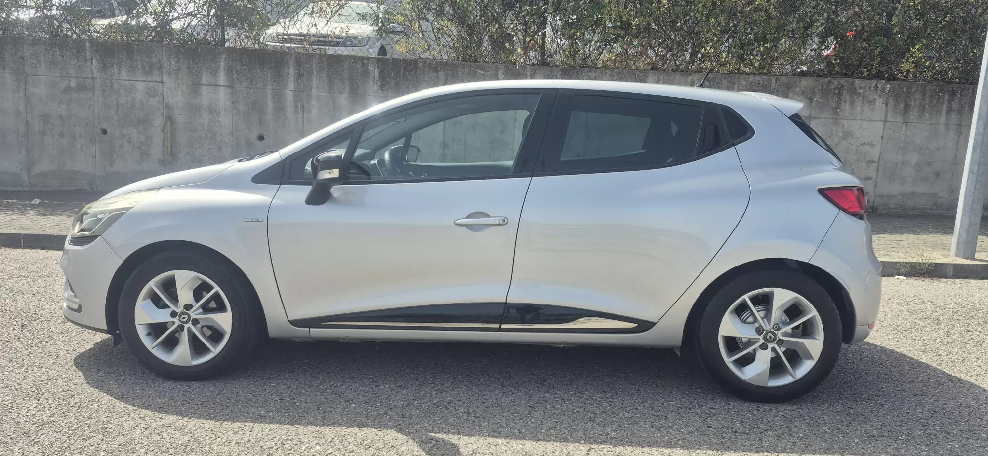 Renault Clio 0.9 TCE Limited - foto 4
