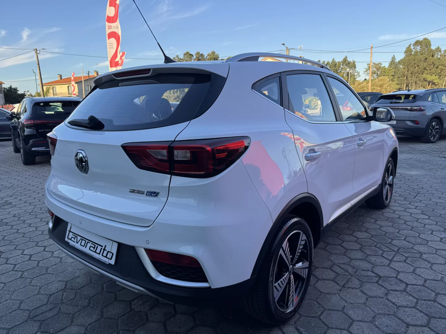 MG ZS EV 44.5 kWh Luxury - foto 7