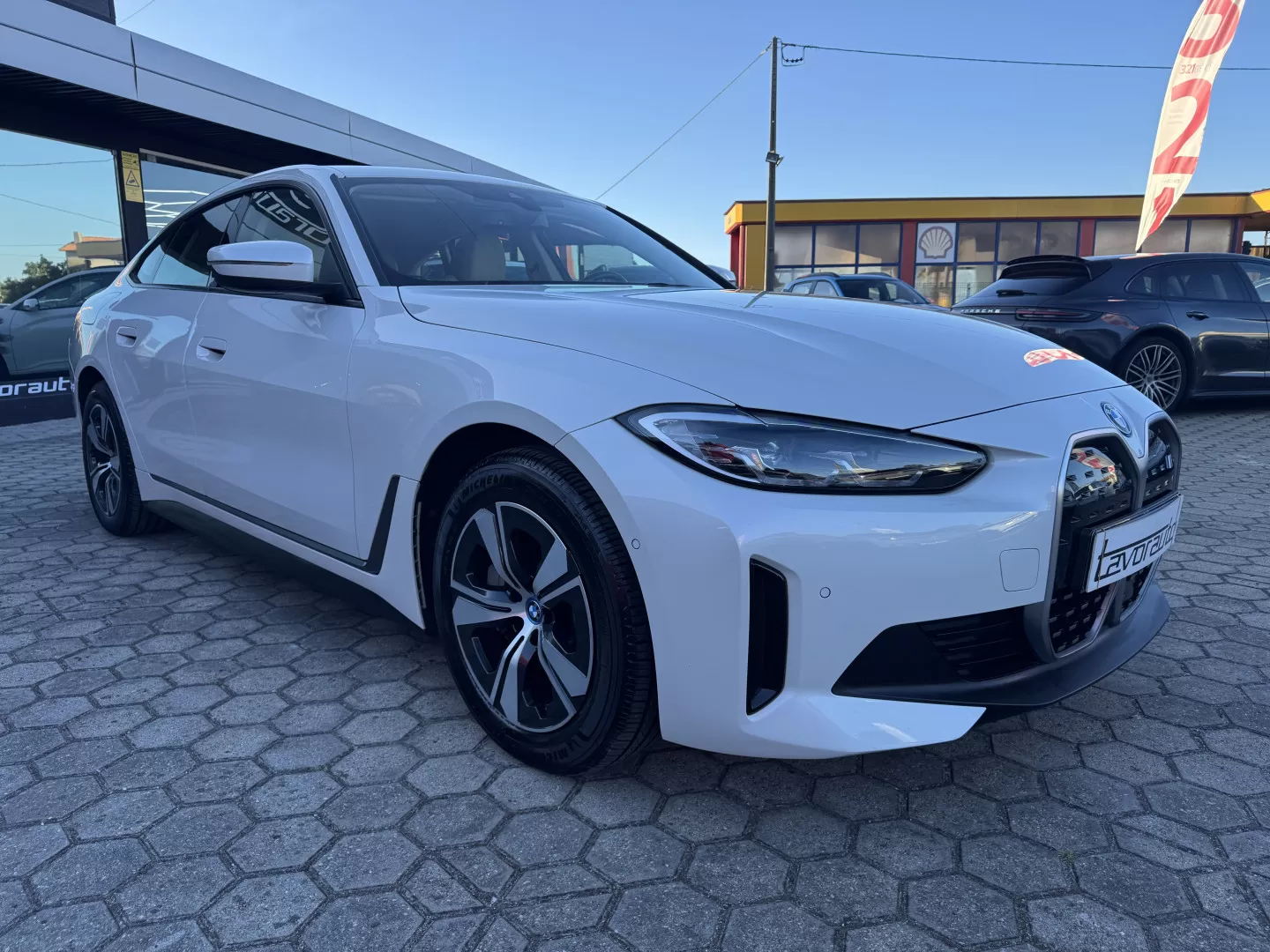 BMW i4 eDrive40 - foto 2