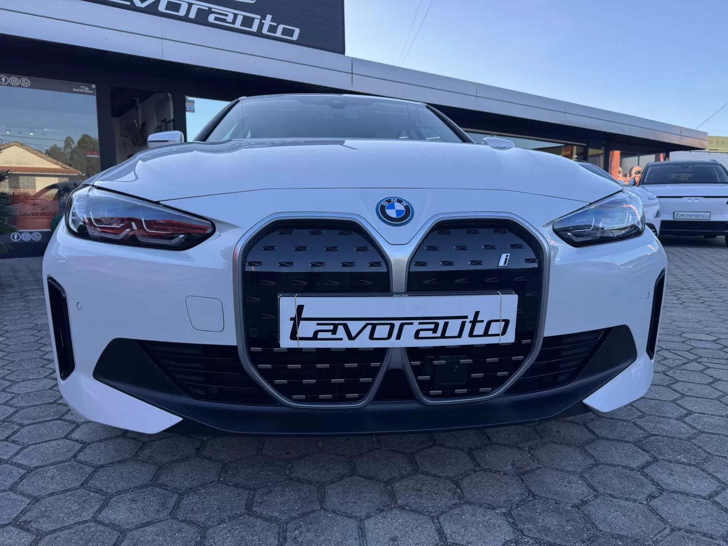 BMW i4 eDrive40 - foto 3
