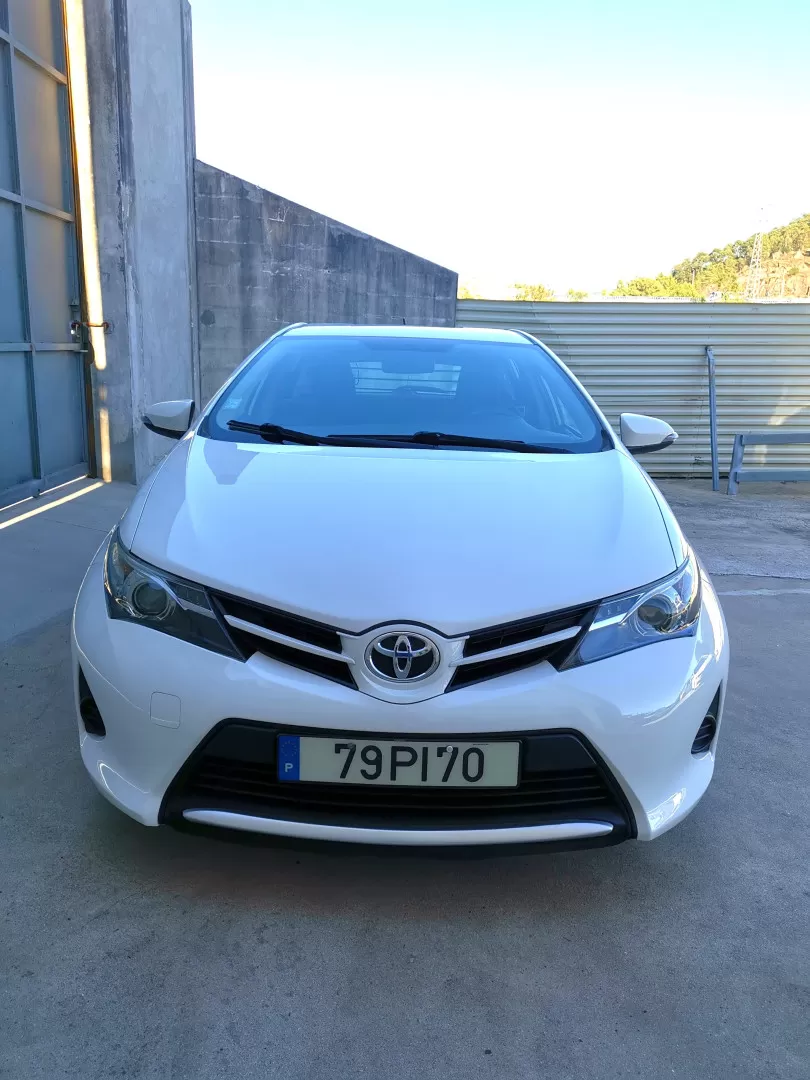 Toyota  auris bizz - foto 2