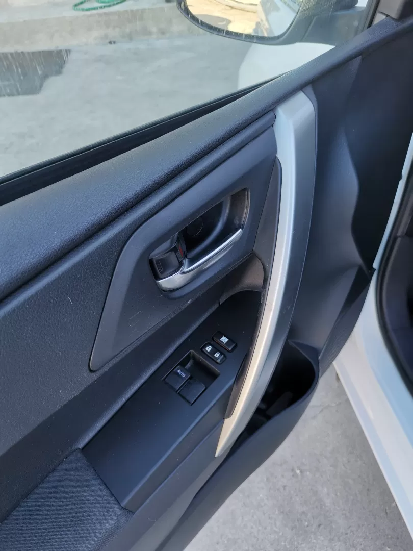 Toyota  auris bizz - foto 6