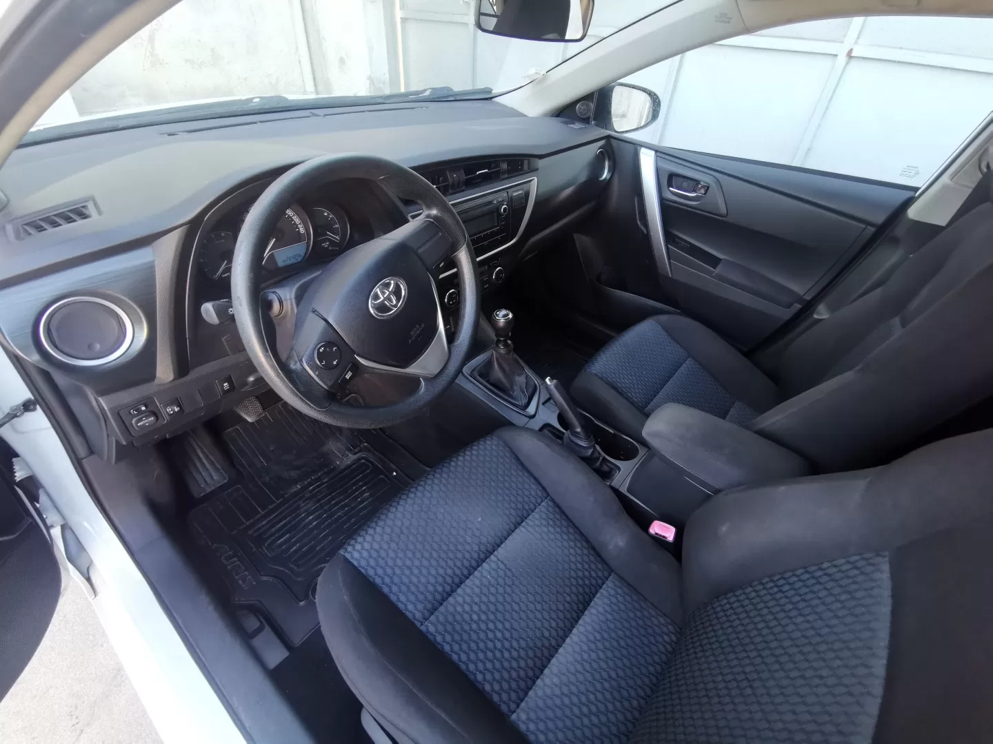 Toyota  auris bizz - foto 7
