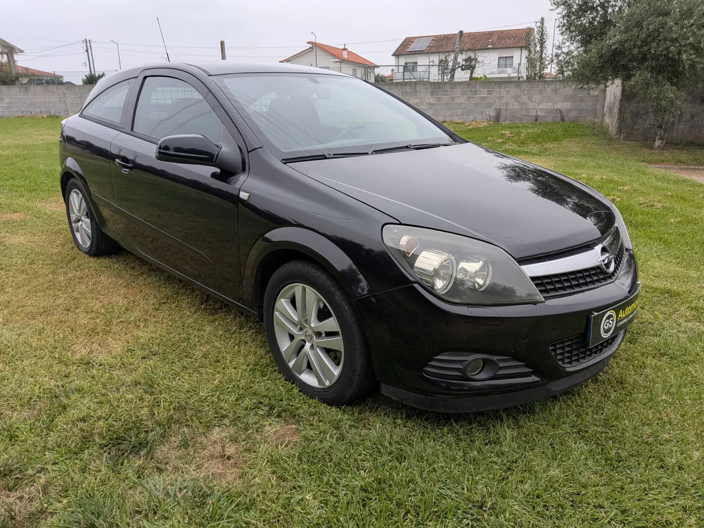 Opel  ASTRA GTC 1.7 - foto 2