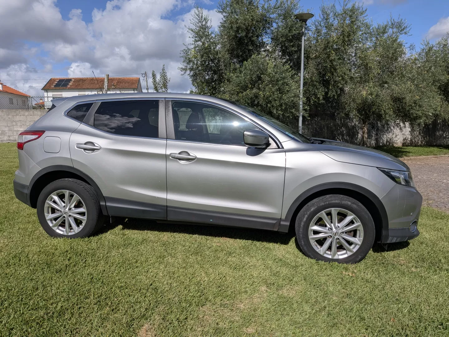 Nissan Qashqai 1.6 dCi N-Connecta Led - foto 4