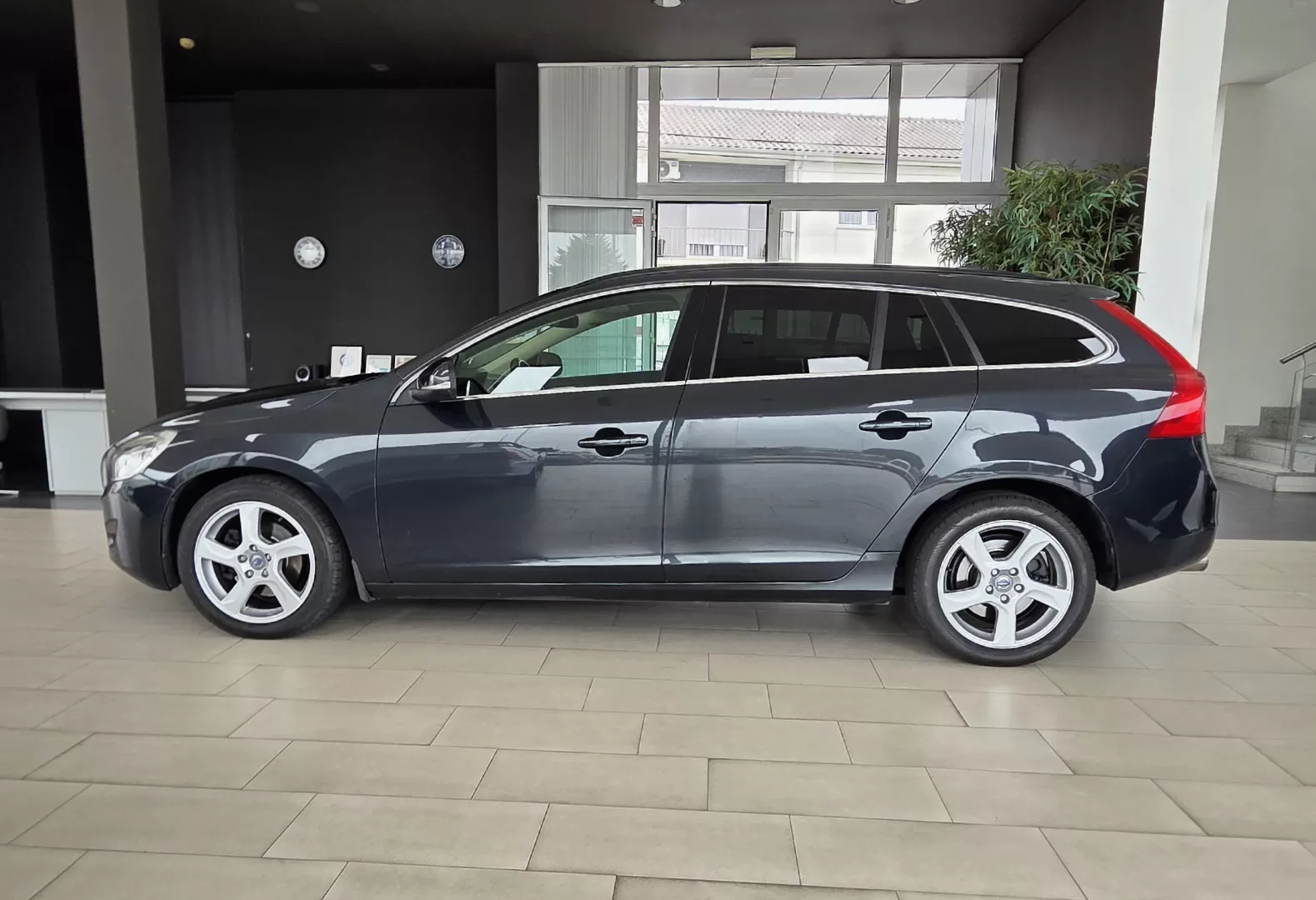 Volvo V60 1.6 D2 Momentum Eco - foto 3