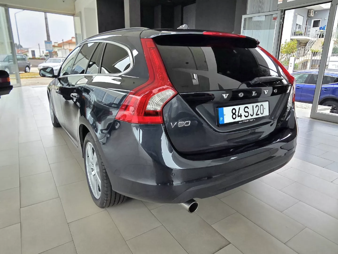 Volvo V60 1.6 D2 Momentum Eco - foto 4