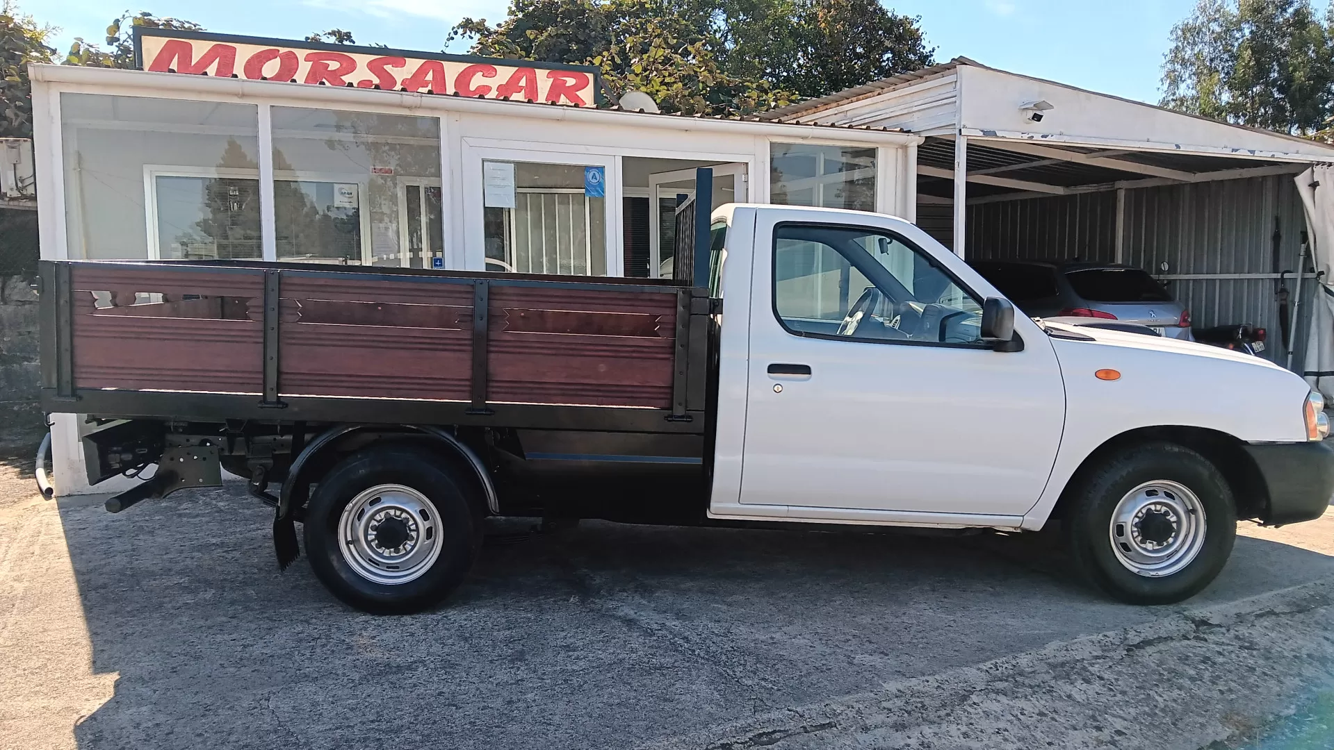 Nissan  Pick-Up - foto 4
