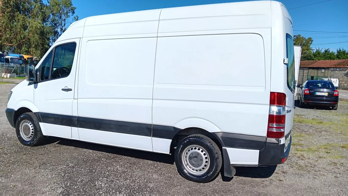 Mercedes-Benz  Sprinter 315 c/isotérmico e frio - foto 6