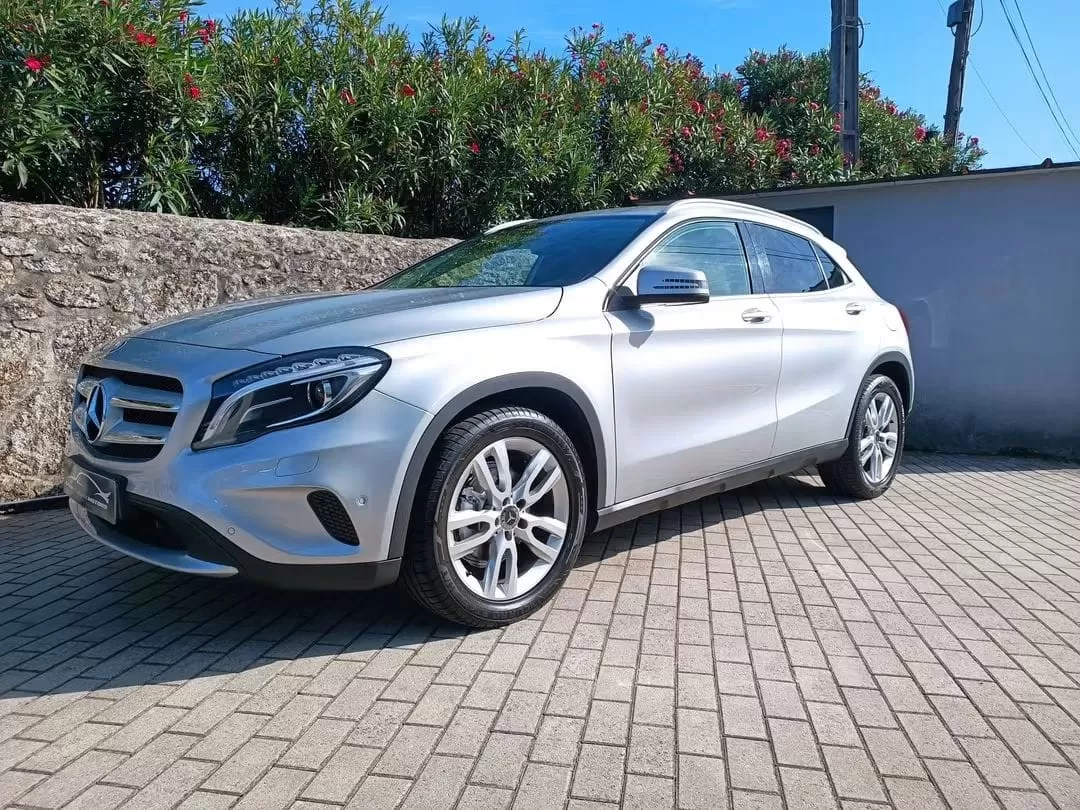 Mercedes-Benz GLA 220 CDi Urban 4-Matic