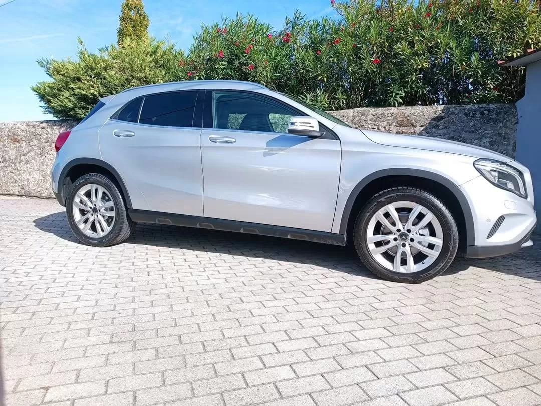 Mercedes-Benz GLA 220 CDi Urban 4-Matic - foto 7