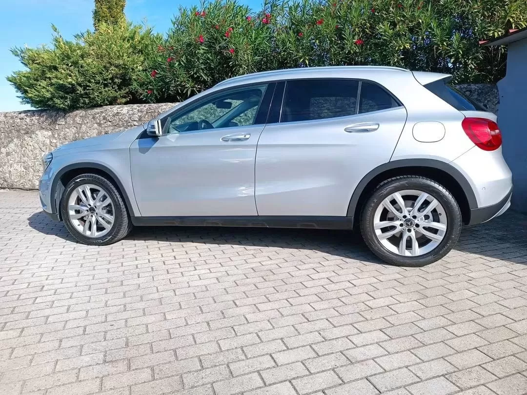 Mercedes-Benz GLA 220 CDi Urban 4-Matic - foto 3