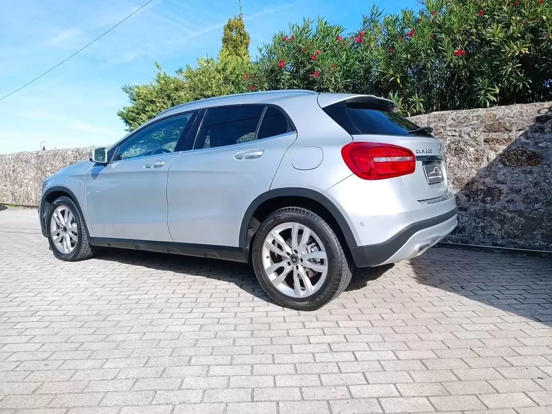 Mercedes-Benz GLA 220 CDi Urban 4-Matic - foto 4