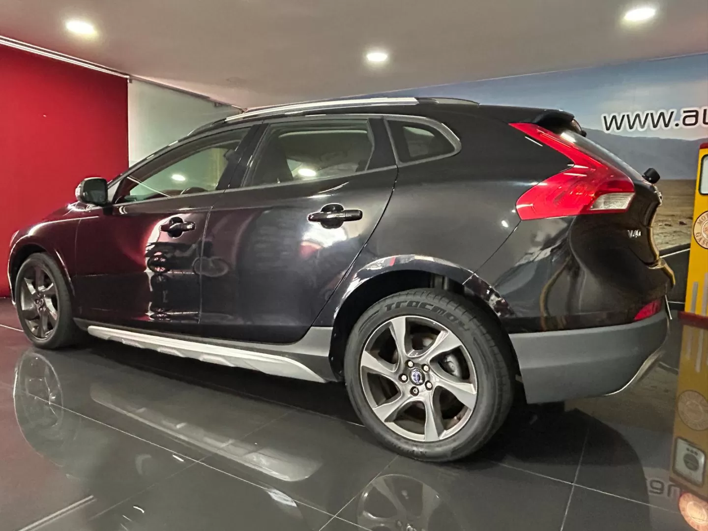 Volvo V40 Cross Country 1.6 D2 Kinetic - foto 4
