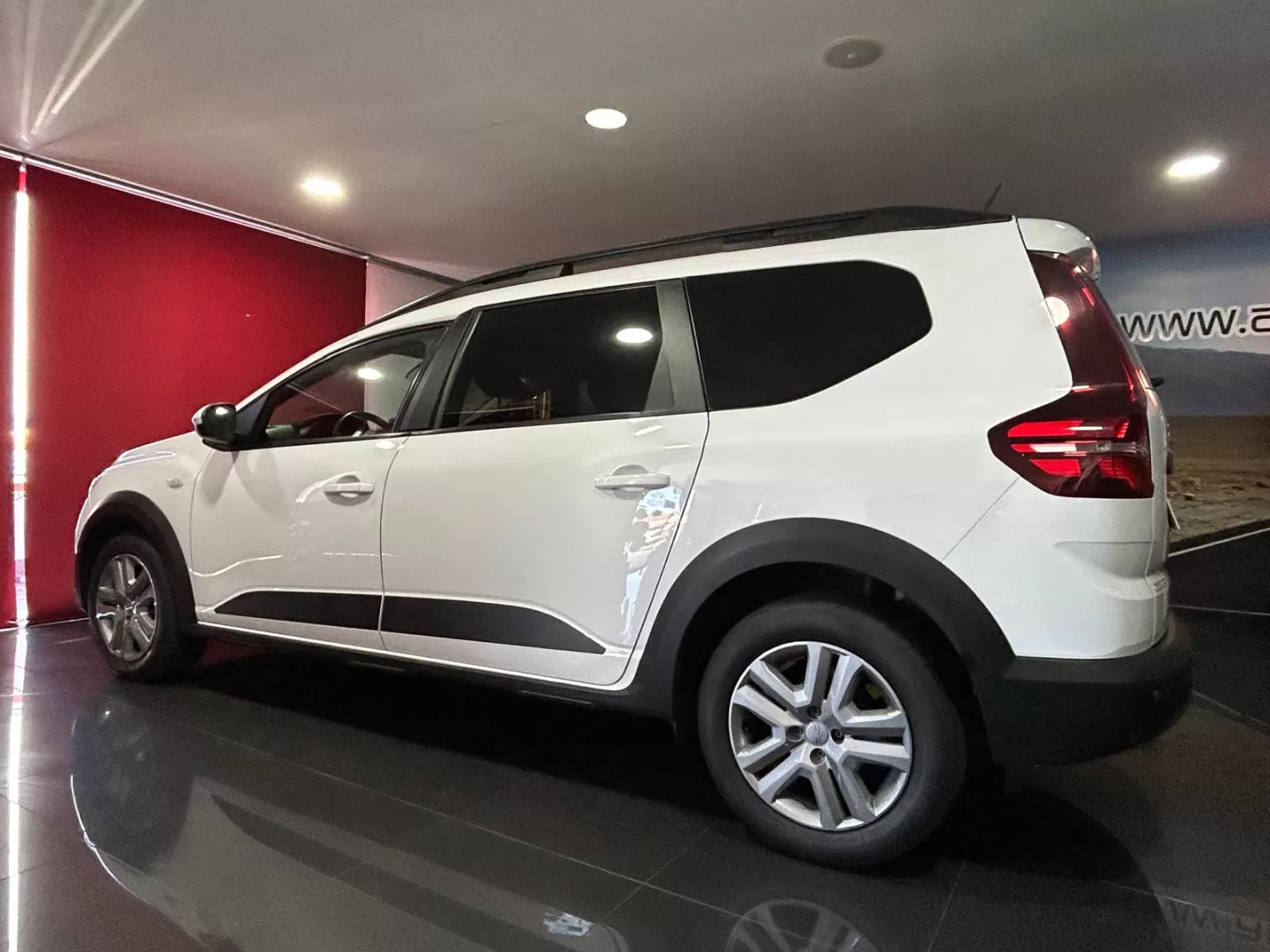 Dacia Jogger MPV 1.0 TCe ECO-G Gasolina/gas (GPL) - foto 4