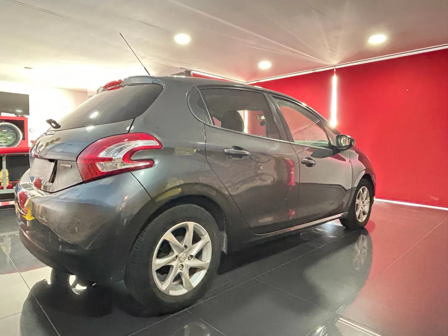 Peugeot 208 1.4 HDi Active - foto 6