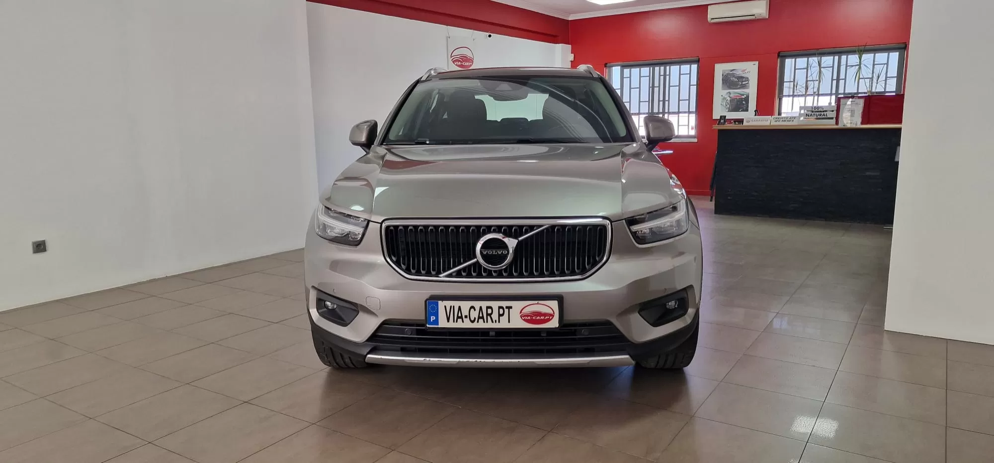 Volvo XC 40 1.5 T2 Automático - foto 6
