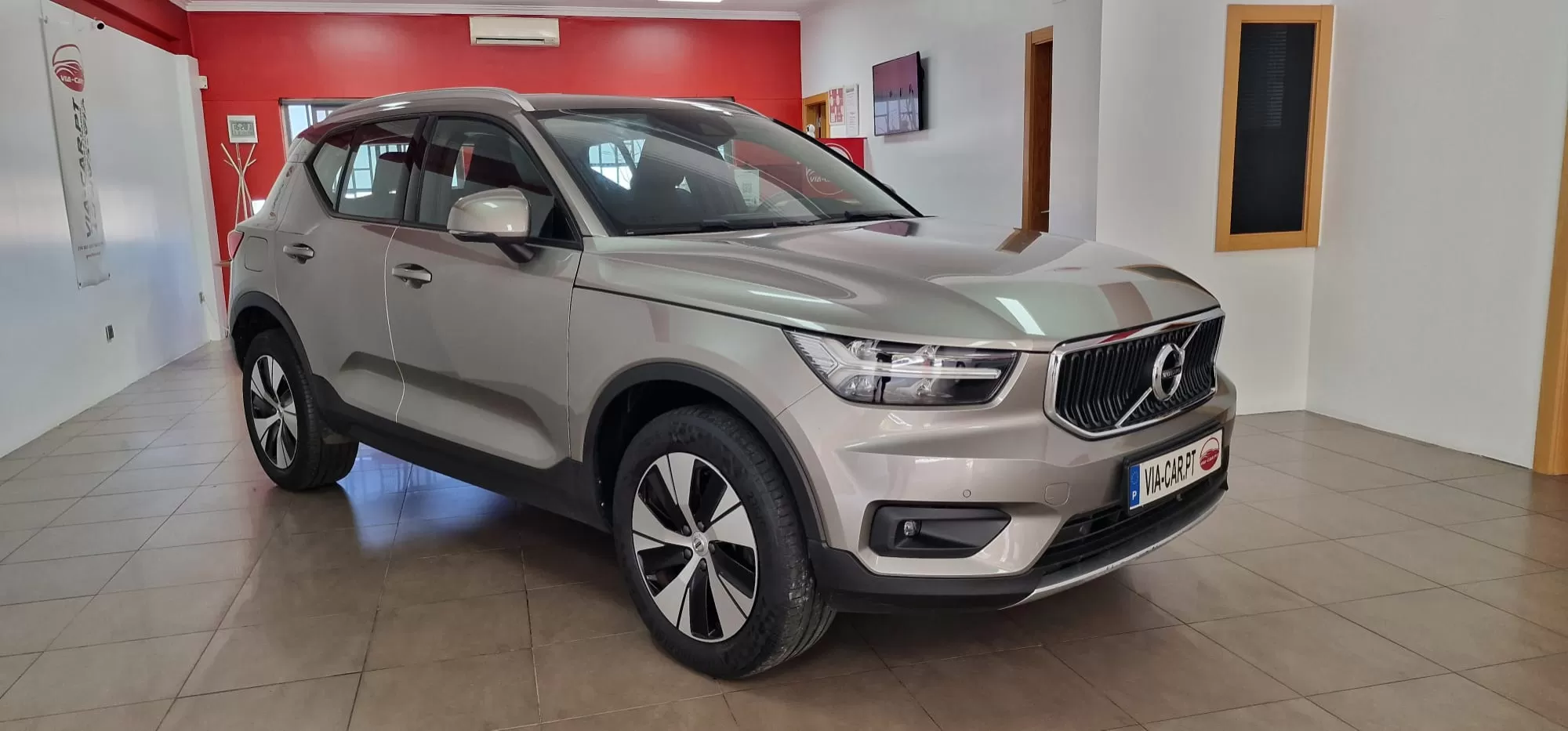 Volvo XC 40 1.5 T2 Automático - foto 2