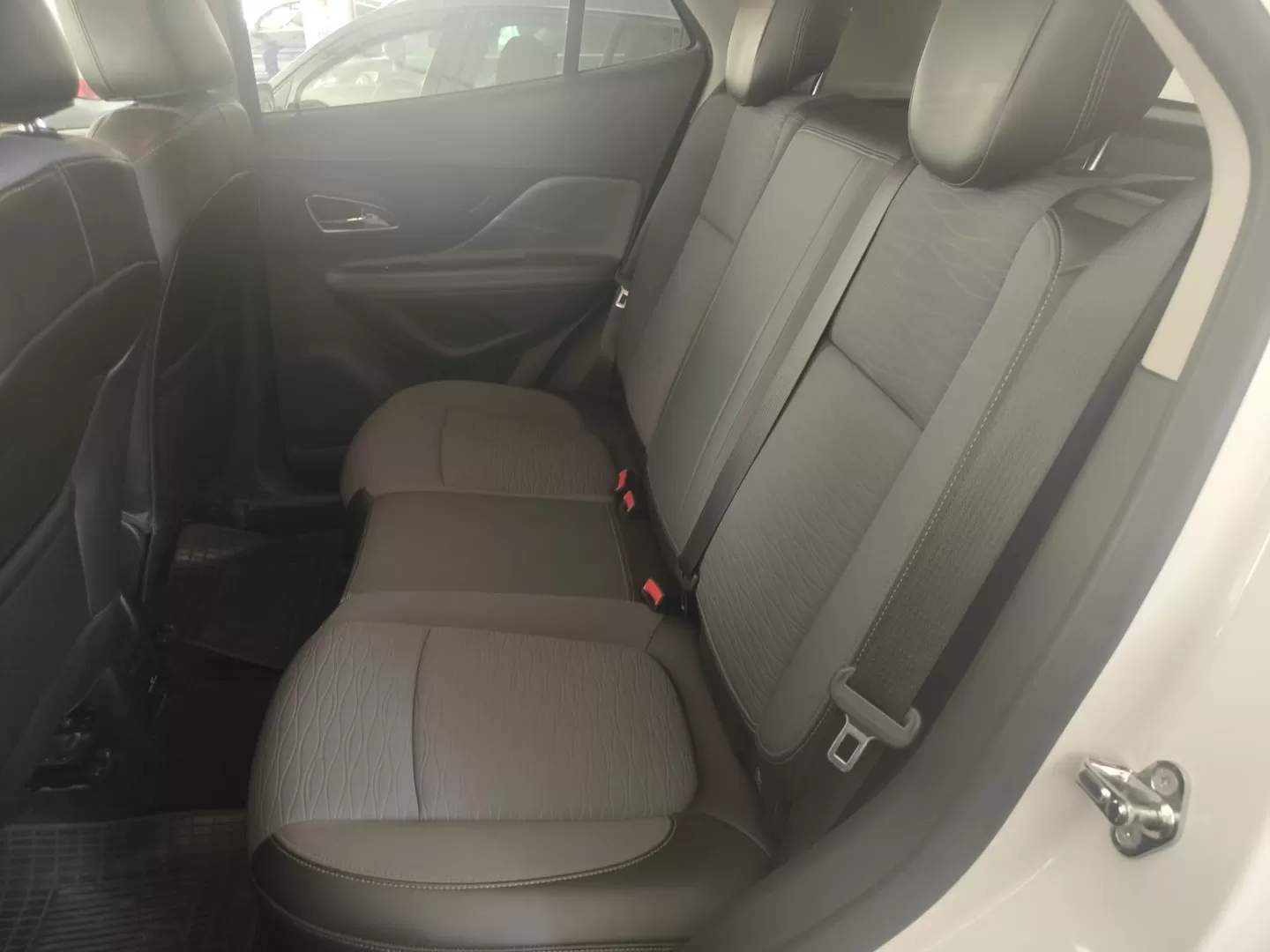 Opel Mokka 1.6 CDTI Black Line S/S - foto 8