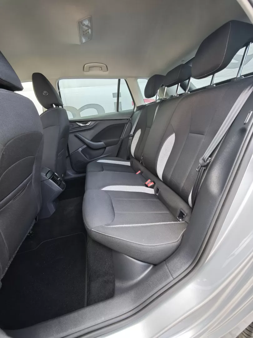 Skoda Kamiq 1.0 TSI Selection DSG - foto 5