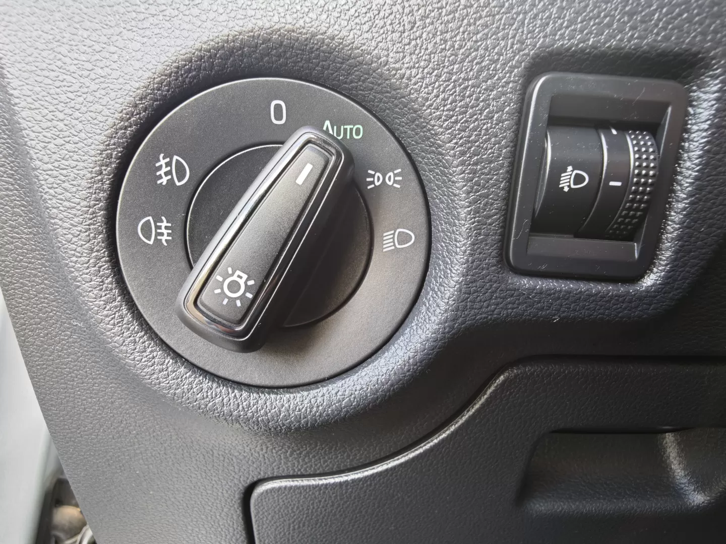 Skoda Kamiq 1.0 TSI Selection DSG - foto 6