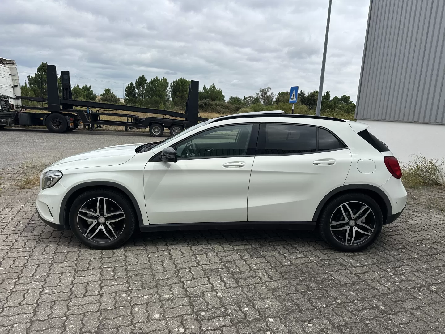 Mercedes-Benz GLA 180 d 7G-DCT Urban - foto 7