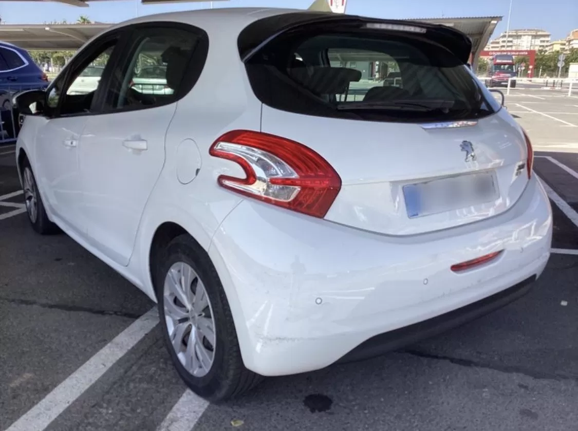 Peugeot 208 1.4 HDi Active - foto 2