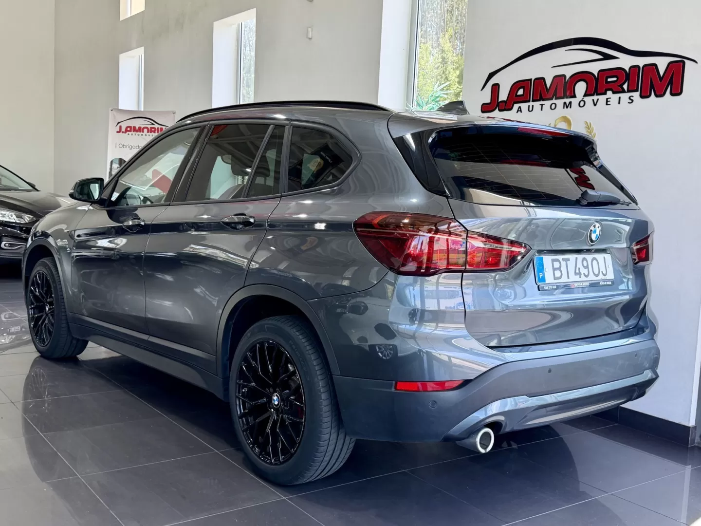 BMW X1 16 d sDrive xLine - foto 2