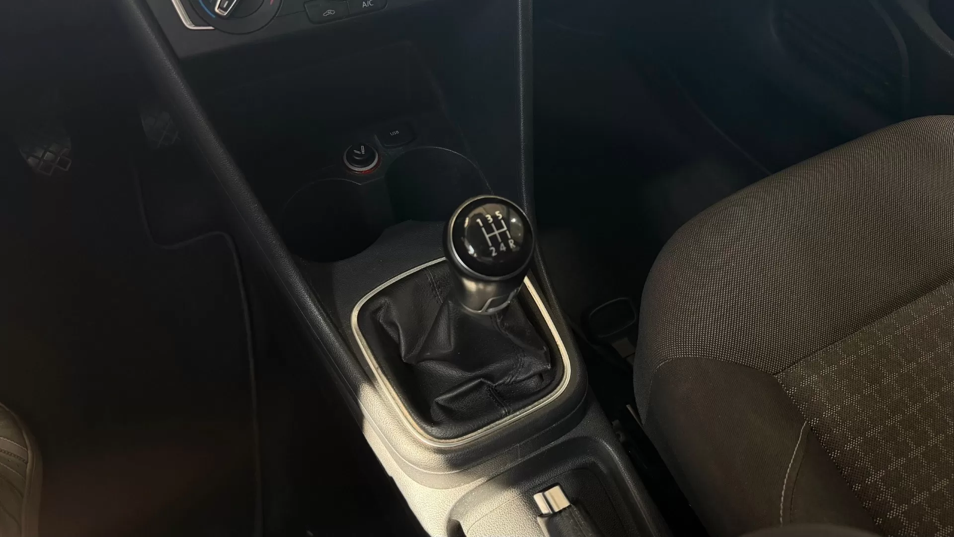 VW Polo 1.0 Confortline - foto 8